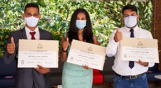 Se extiende el plazo para la entrega de becas de educación superior ...